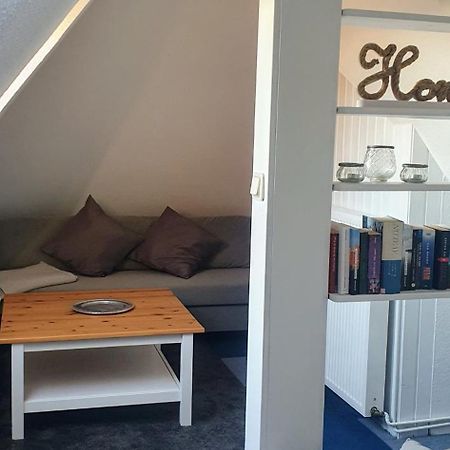 *To Hus* Wohnung Am Rande Von Jever Esterno foto