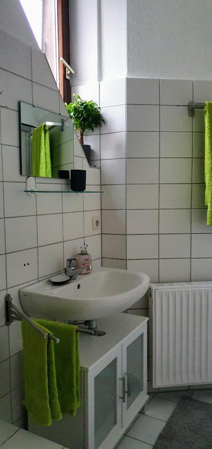 *To Hus* Wohnung Am Rande Von Jever Esterno foto